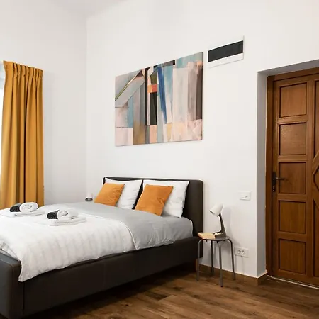 Clujstays In The Heart Of *